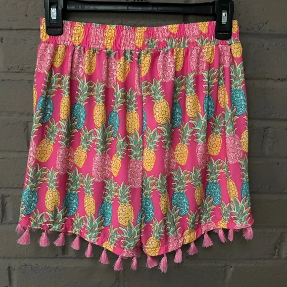 Simply Southern NWT Pineapple 🍍 print pink lounge shorts  S/M - Picture 4 of 9